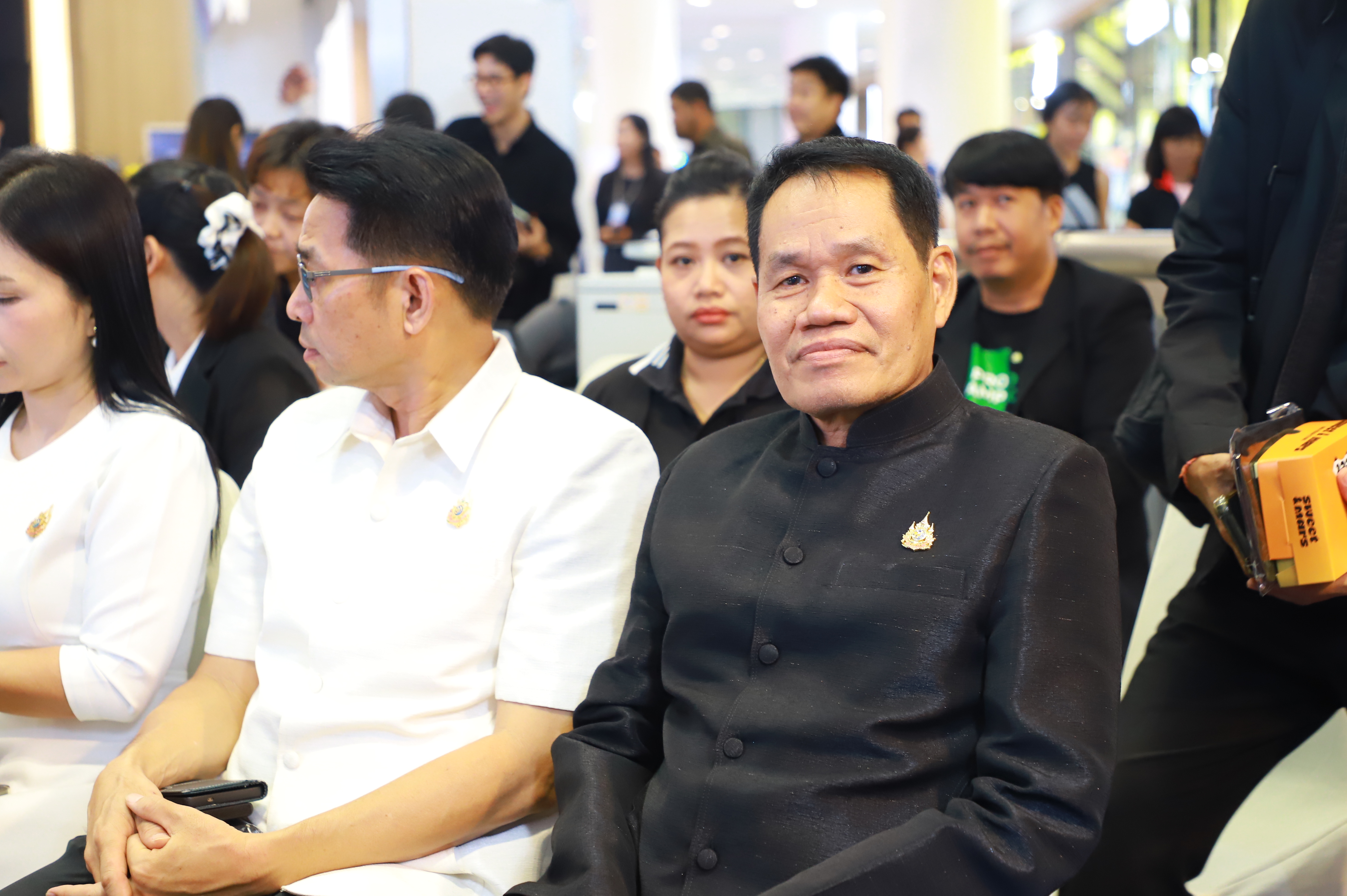 title - ส.ป.ก. ร่วมพิธีเปิดงานหม่อนไหมสัญจร ณ กรุงเทพมหานครและจังหวัดนนทบุรี ครั้งที่ 1 ชูนโยบาย ตลาดนำการผลิต เพิ่มช่องทางจำหน่าย สร้างรายได้เกษตรกร